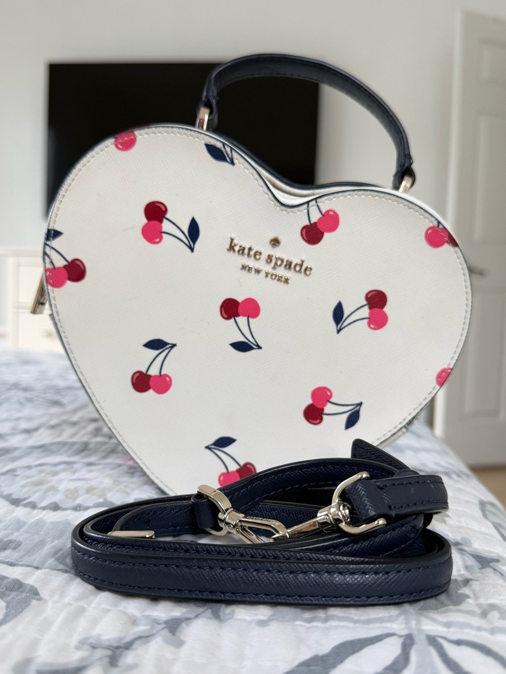 AUTHENTIC Kate Spade Love Shack Cherrie Cherry Heart Crossbody WHITE Pink